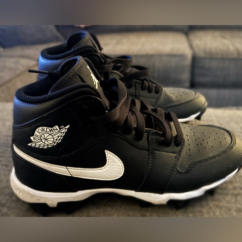 Jordan 1 Mid Football Cleats 6Y